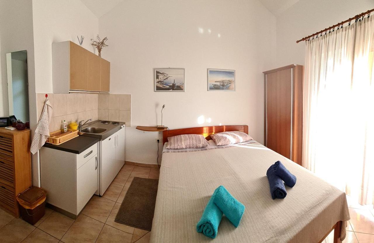 Apartment Studio Stara Baska